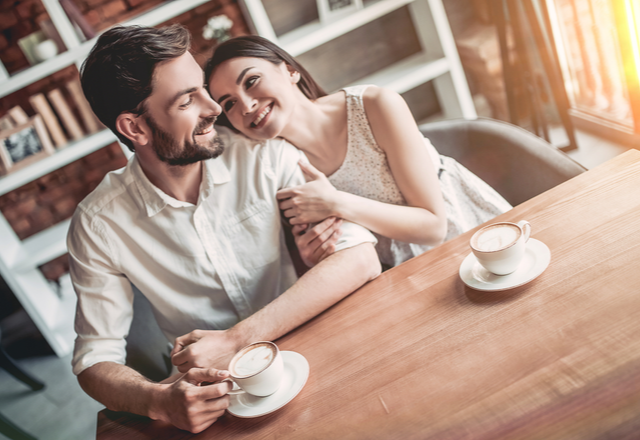 「期待しちゃう…！」女性がムラッとしてしまう【スキンシップ】とは