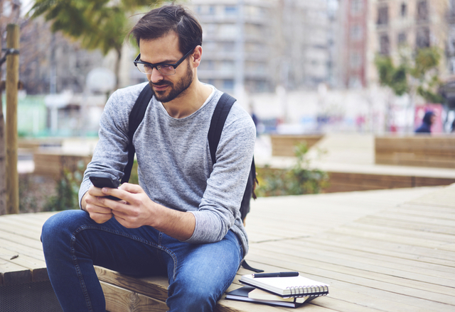 「早く帰って抱きしめたい♡」夫がムラっとする“妻からのLINE“をチェック！