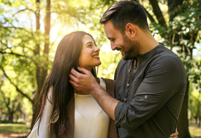 触られるの嫌ですか…？女性がされたらムラっとしちゃう「ボディタッチ」