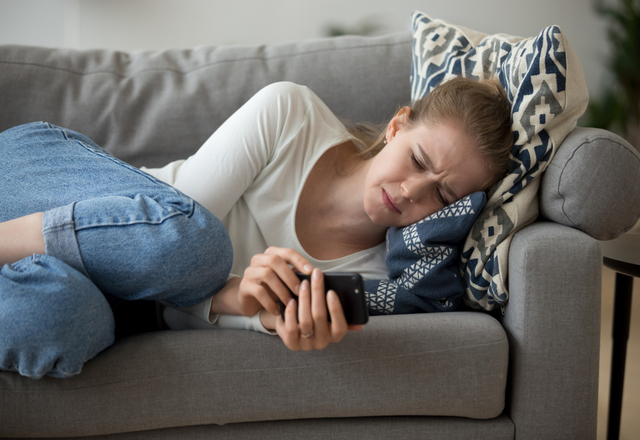 「心折れた…」既読無視よりもツラいLINEの返信ってどんな内容？