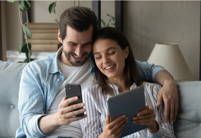 これぞマンネリ知らず！「一緒にいて退屈しない夫婦」のLINEの共通点