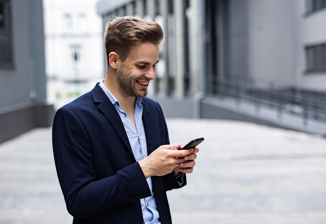 「愛しさ爆発〜！」男性を落とす“LINEでのキラーワード”4つ＜年下男性編＞