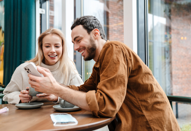 LINE交換は恋の始まり！？男性がドキッとする【LINEの聞き方】4選！