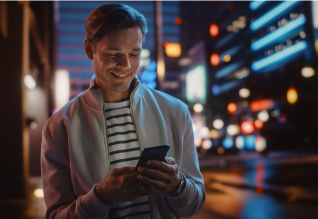 「今すぐ迎えに行きます！」男性がかわいいと思う彼女の酔っ払いLINE