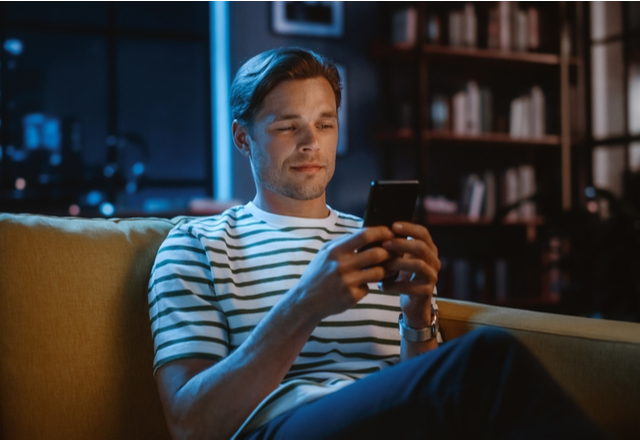 「昨日のことは忘れて！」深夜のノリで送ってしまいがちなLINEあるある