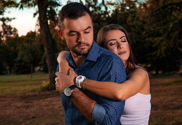 「沼る前に気づいて！」本命ではない女性にやる男性の“思わせぶり行動”