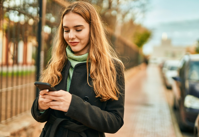 会えない時間に差がつく！？恋する女子必見の”モテLINE”テク！