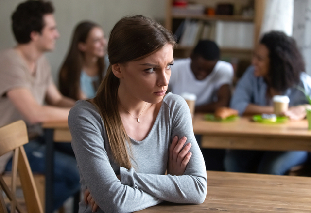 「残業したら詰められる」「同窓会にまさかの同行」“重い彼女の束縛エピソード”