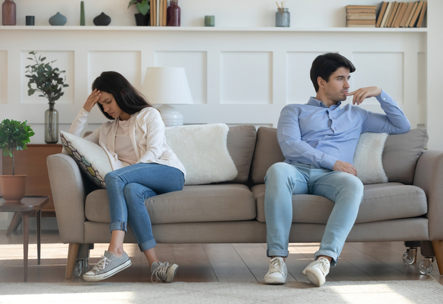 「毛先に指先まで？！」「気づかれている…」“実は男性がよく見ているところ”TOP4