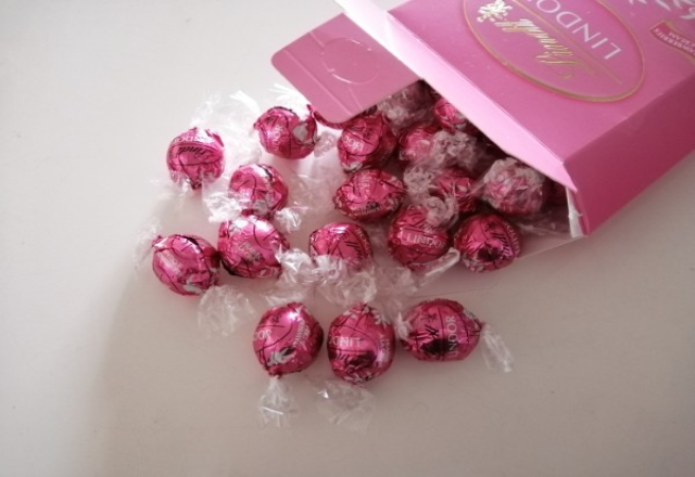 いちご好きは見逃せない！“コストコのリンツリンドール”が数量限定で登場