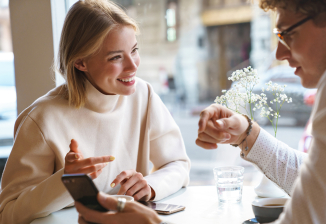 「気づいて！」多くの男性が見逃しがちな【女性からの脈アリサイン】