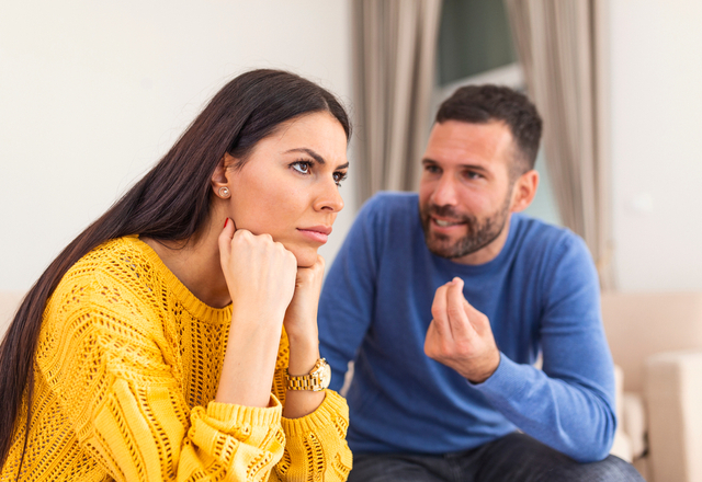 親しき中にも礼儀あり！彼女が思わずイラっとする彼氏の“無神経発言”4選