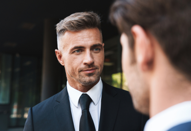 【結婚式で女性が倒れてしまい…】突然男性たちが掛け声を合わせ始めて…＜実録！忘れられない結婚式SP＞