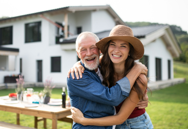 【感激…】足腰の悪いおじいちゃんを、最後尾でいつの間にかお嫁さんが支えてくれていて…＜お嫁さん大好きエピSP＞