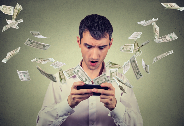 【衝撃発覚…】彼はカードローンまみれの上、現金は保険を解約して取り繕っていたと知り…＜結婚前の事件SP＞