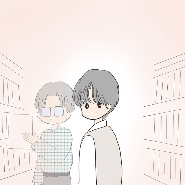 本屋で目が合った男性。その後も何度も目が合って…⇒私「なんか…めっちゃ見てる…？」