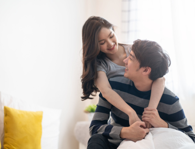 「パートナーを友人に紹介するタイミングは？」→「半年経ってから」が多数！アンケートから見えたベストタイミング