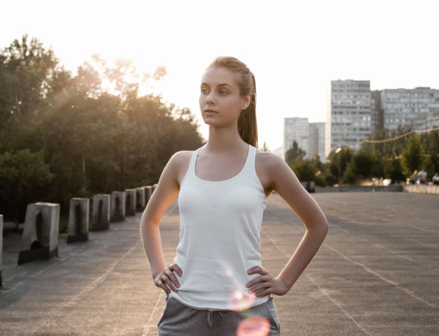 8割以上が‟露出が多い服を着ること”に躊躇。理由は「パートナーから嫌がられる」「痴漢にあった経験が」他には？