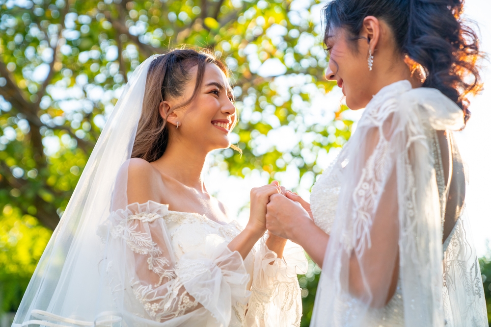 66％が「同性婚は認められるべき」と賛成派。一方、反対派12％の理由は「世間の好奇の目に晒す必要はない」