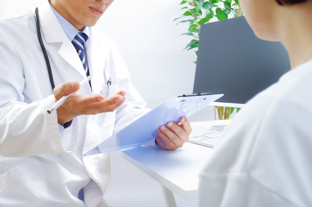 【腹痛と腰痛】生理後も続き、鎮痛剤も効かず受診した結果?「検査する大切さがわかる」「自分なら気が付かなそう」