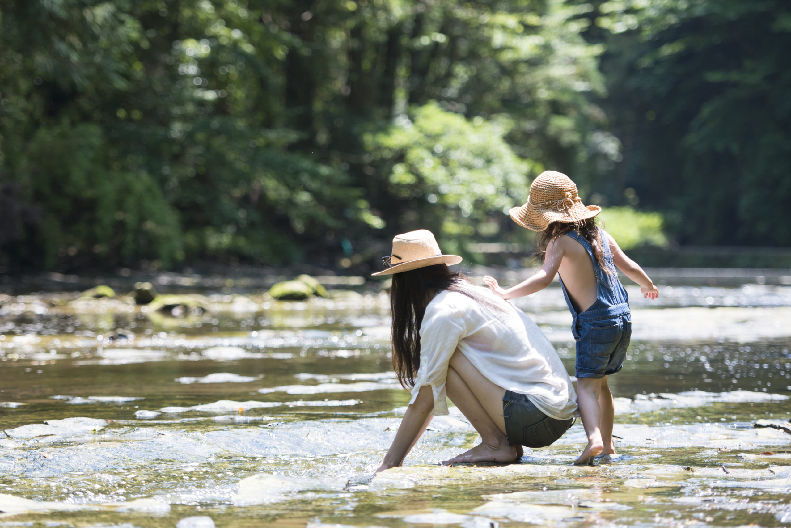 【家族旅行で生理に】重い生理痛に多量の経血…｜多い日用のタンポンとナプキンで万全だったはずなのに、2時間でシーツが！？