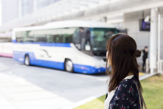 ＜座席に血！？＞服の下に水着を着たまま『バス』に乗ってプールへ行くも…→予期せぬトラブルに謝罪