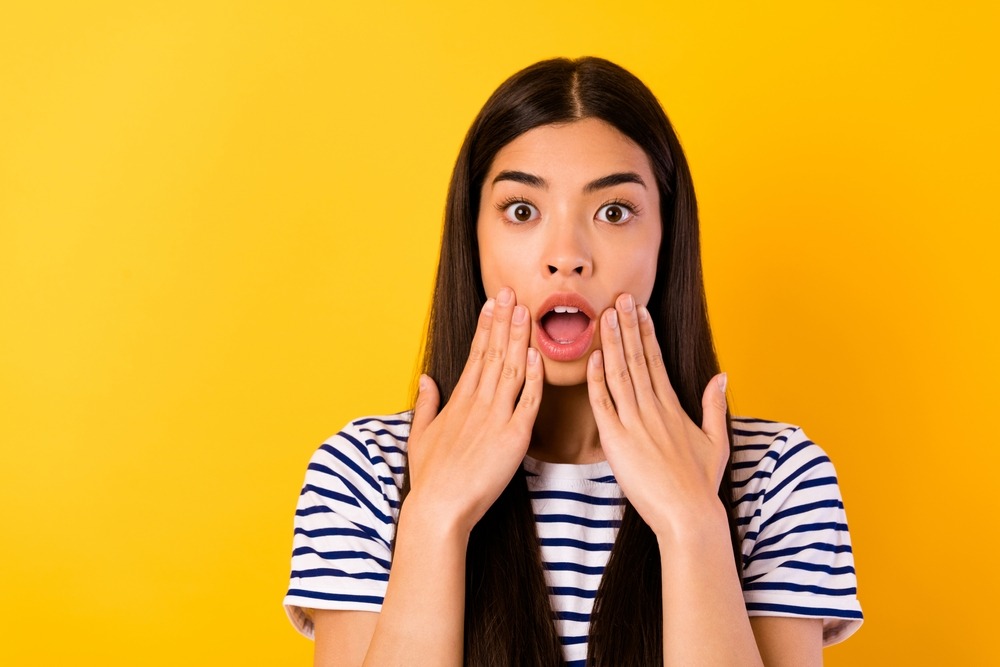 【店でケーキを作っていると】ガラス越しに手を振ってきた女の子。すると…→予想外の行動を！