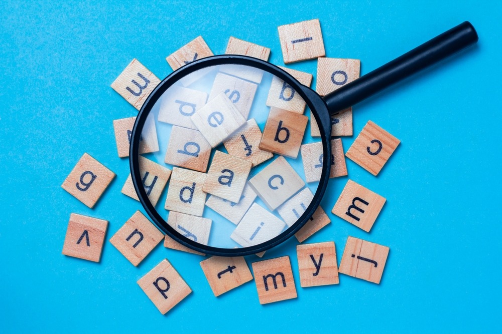 「マブダチ」って言葉、Z世代は知らないかも！？昔流行った言葉3選