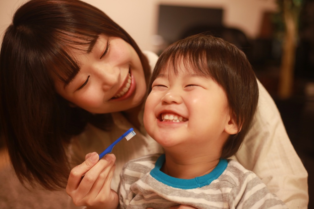 【育児の裏技！？】歯磨きが嫌いで大泣きする我が子。→ひらめいた方法に「よくやった！！」
