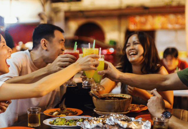 台湾の外食先の雰囲気に…「子育て世代にやさしい」→日本との”食文化の違い”に「こんなに違う」「家庭の味方」