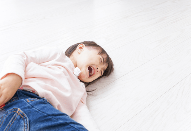 庭で遊んでいた4歳の孫　転んで泣き出した瞬間⇒祖父母の”優しい対応”に「また来る！」