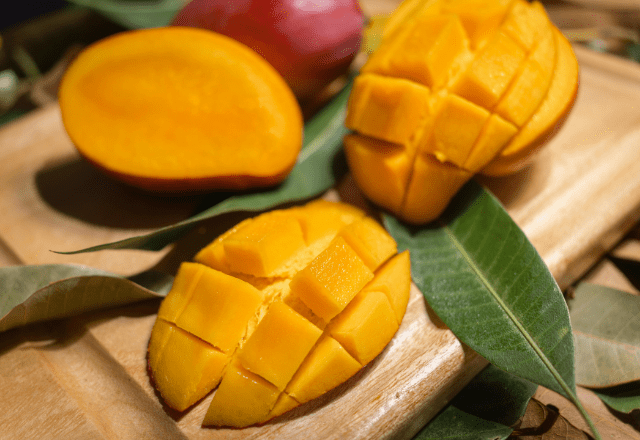 インドで…窓を開けたままマンゴーを食べると⇒「え、噓でしょ！」窓から”野生の動物”が来て「今でも忘れられない」