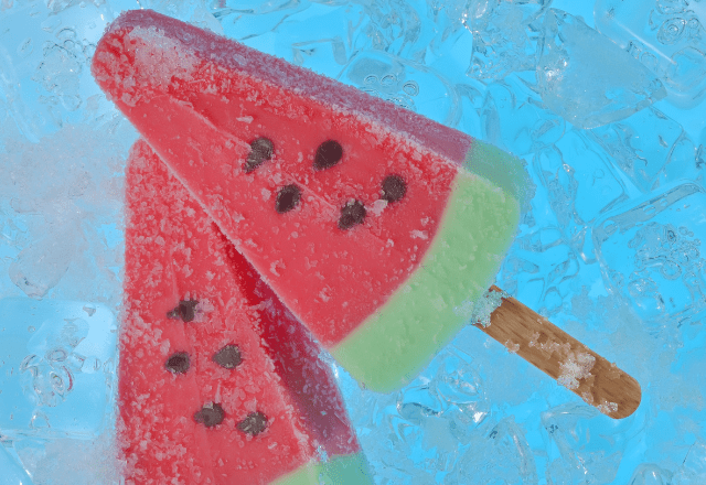 70代の祖父が大好きな孫娘　おやつに”スイカのアイス”を食べると⇒祖父のまさかの行動に「それ、食べられる！」