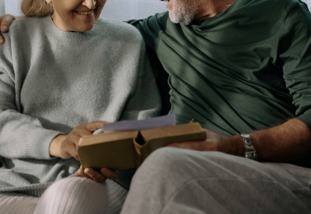 トランスジェンダーの19歳の孫　祖父母に”本当の性”を打ち明けると⇒「あなたが男の子でも…」返ってきた言葉に涙